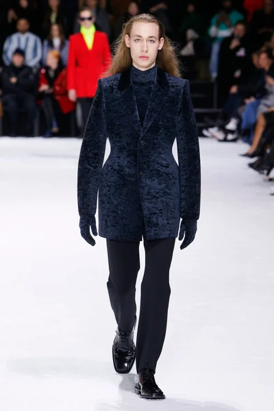 Look 13